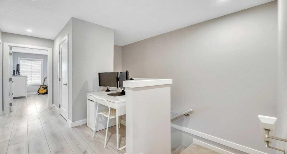 448 West Lakeview Drive, Chestermere, Alberta T1X 2A4, 3 Bedrooms Bedrooms, ,3 BathroomsBathrooms,Residential,For Sale,West Lakeview,A2287355