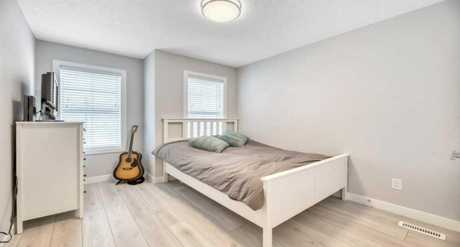 448 West Lakeview Drive, Chestermere, Alberta T1X 2A4, 3 Bedrooms Bedrooms, ,3 BathroomsBathrooms,Residential,For Sale,West Lakeview,A2287355