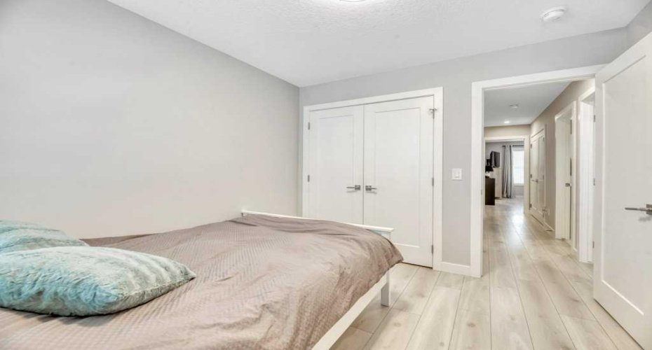 448 West Lakeview Drive, Chestermere, Alberta T1X 2A4, 3 Bedrooms Bedrooms, ,3 BathroomsBathrooms,Residential,For Sale,West Lakeview,A2287355