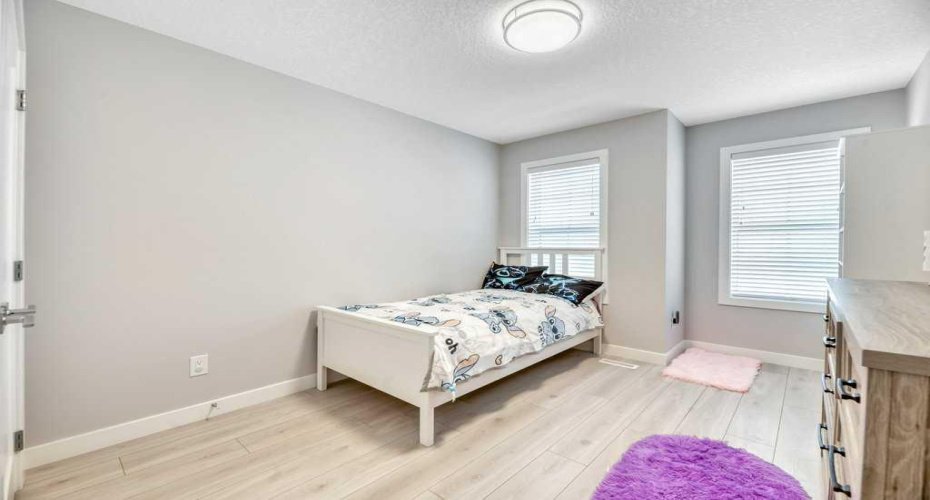 448 West Lakeview Drive, Chestermere, Alberta T1X 2A4, 3 Bedrooms Bedrooms, ,3 BathroomsBathrooms,Residential,For Sale,West Lakeview,A2287355