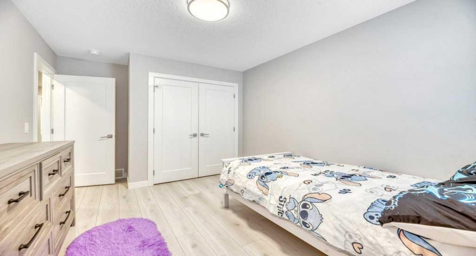 448 West Lakeview Drive, Chestermere, Alberta T1X 2A4, 3 Bedrooms Bedrooms, ,3 BathroomsBathrooms,Residential,For Sale,West Lakeview,A2287355