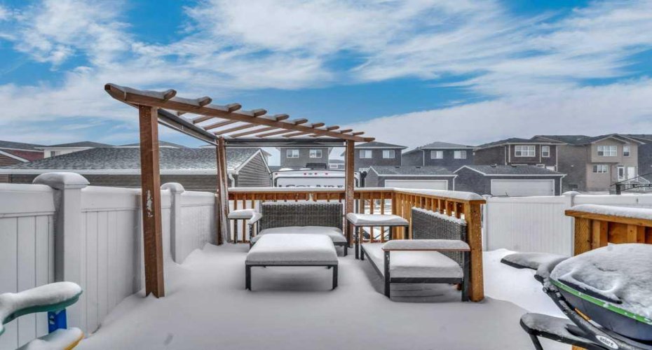 448 West Lakeview Drive, Chestermere, Alberta T1X 2A4, 3 Bedrooms Bedrooms, ,3 BathroomsBathrooms,Residential,For Sale,West Lakeview,A2287355