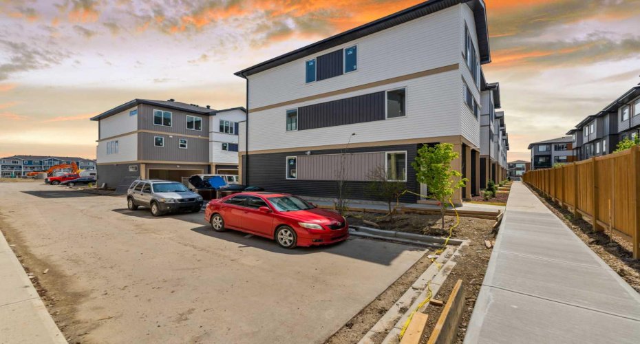 90 Corner Meadows Manor, Calgary, Alberta T3N 2N8, 4 Bedroom Bedrooms, 0 ,4 BathroomBathrooms,Residential,For Sale,Corner Meadows,0,A2278539