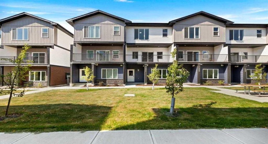 90 Corner Meadows Manor, Calgary, Alberta T3N 2N8, 4 Bedroom Bedrooms, 0 ,4 BathroomBathrooms,Residential,For Sale,Corner Meadows,0,A2278539