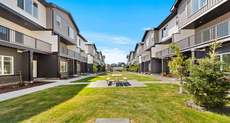90 Corner Meadows Manor, Calgary, Alberta T3N 2N8, 4 Bedroom Bedrooms, 0 ,4 BathroomBathrooms,Residential,For Sale,Corner Meadows,0,A2278539