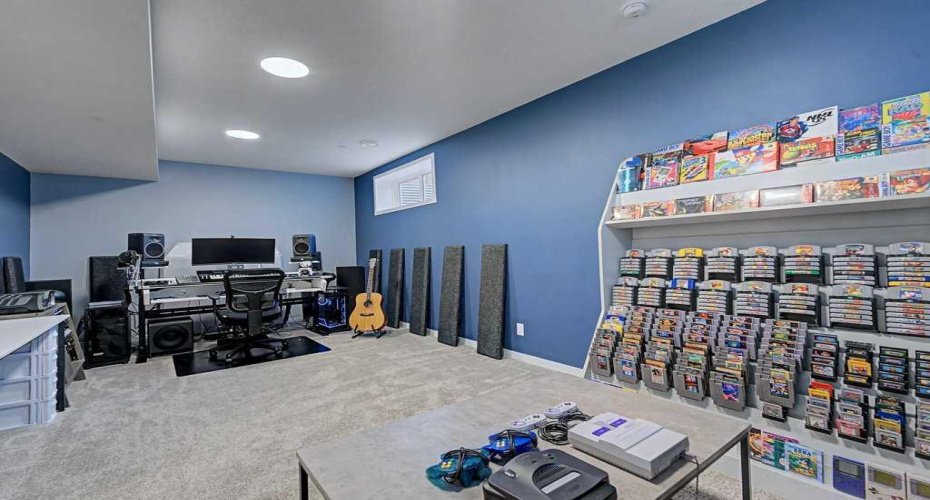 Bedroom/studio in basement