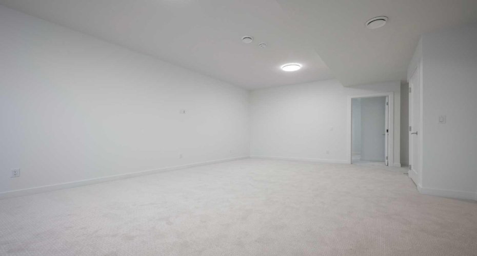 1020 West Lakeview Drive, Chestermere, Alberta T1X 2T3, 4 Bedrooms Bedrooms, ,4 BathroomsBathrooms,Residential,For Sale,West Lakeview,A2286457