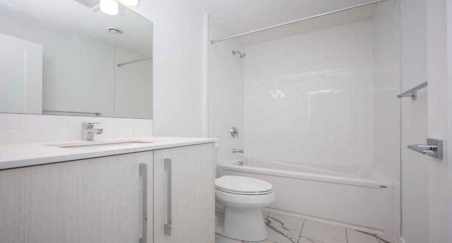 1020 West Lakeview Drive, Chestermere, Alberta T1X 2T3, 4 Bedrooms Bedrooms, ,4 BathroomsBathrooms,Residential,For Sale,West Lakeview,A2286457