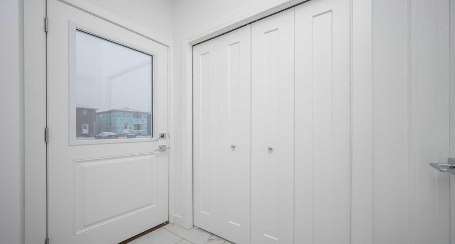 1020 West Lakeview Drive, Chestermere, Alberta T1X 2T3, 4 Bedrooms Bedrooms, ,4 BathroomsBathrooms,Residential,For Sale,West Lakeview,A2286457