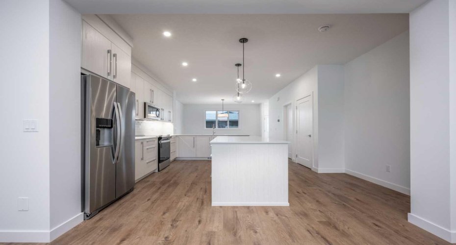 1020 West Lakeview Drive, Chestermere, Alberta T1X 2T3, 4 Bedrooms Bedrooms, ,4 BathroomsBathrooms,Residential,For Sale,West Lakeview,A2286457