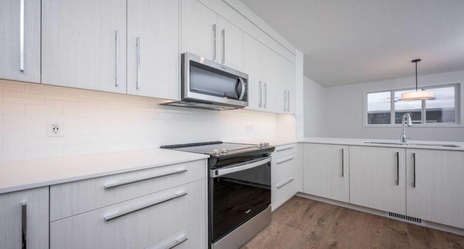 1020 West Lakeview Drive, Chestermere, Alberta T1X 2T3, 4 Bedrooms Bedrooms, ,4 BathroomsBathrooms,Residential,For Sale,West Lakeview,A2286457