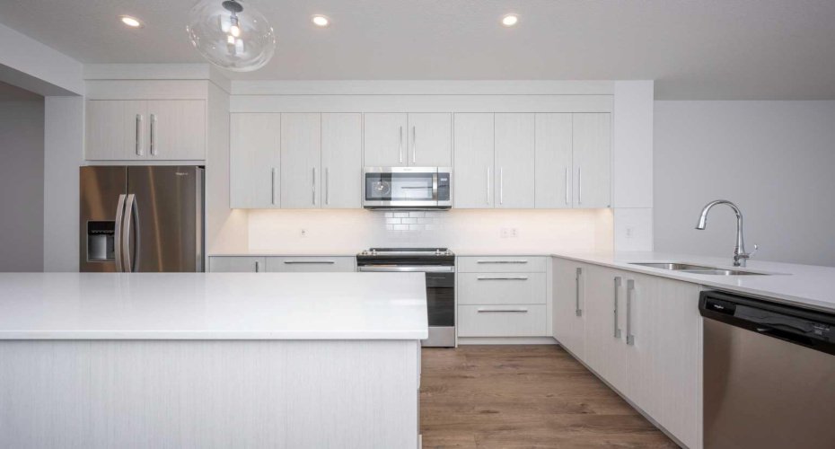 1020 West Lakeview Drive, Chestermere, Alberta T1X 2T3, 4 Bedrooms Bedrooms, ,4 BathroomsBathrooms,Residential,For Sale,West Lakeview,A2286457