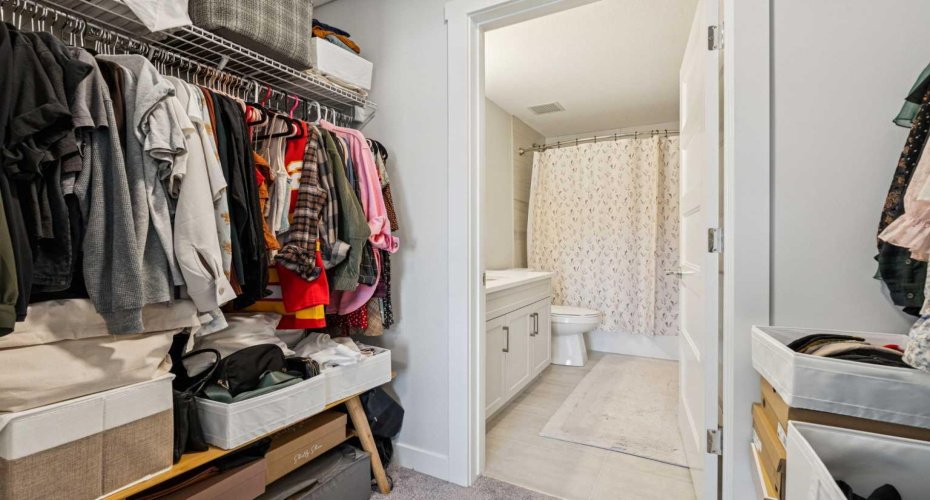 2117 81 Street, Calgary, Alberta T2H6H5, 1 Bedroom Bedrooms, 0 ,2 BathroomBathrooms,Residential,For Sale,81,0,A2286599