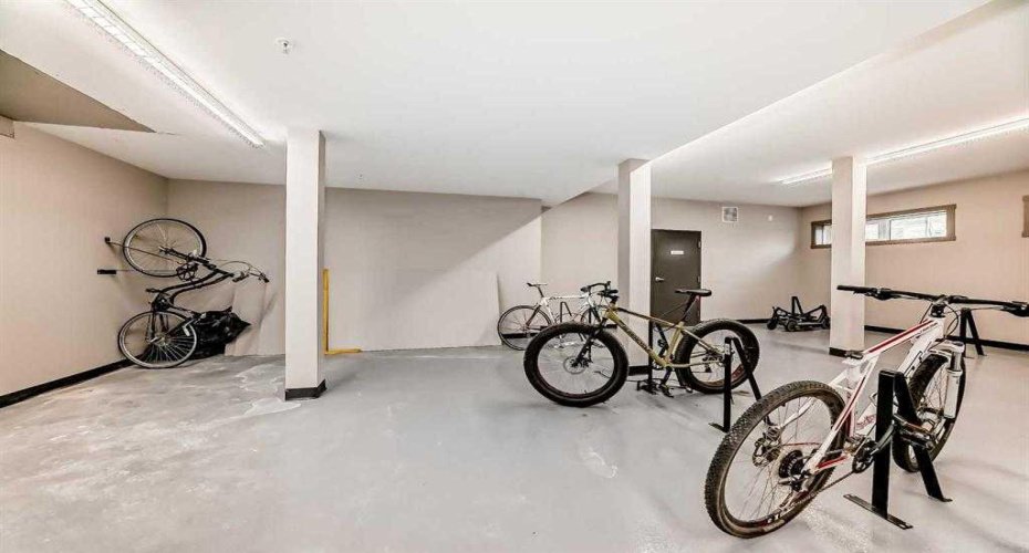 2117 81 Street, Calgary, Alberta T2H6H5, 1 Bedroom Bedrooms, 0 ,2 BathroomBathrooms,Residential,For Sale,81,0,A2286599