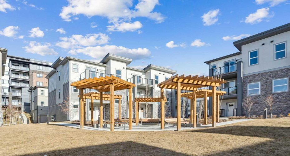 2117 81 Street, Calgary, Alberta T2H6H5, 1 Bedroom Bedrooms, 0 ,2 BathroomBathrooms,Residential,For Sale,81,0,A2286599