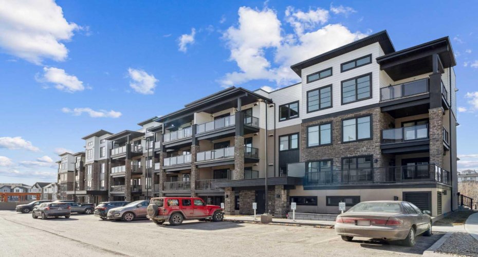 2117 81 Street, Calgary, Alberta T2H6H5, 1 Bedroom Bedrooms, 0 ,2 BathroomBathrooms,Residential,For Sale,81,0,A2286599