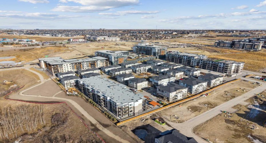 2117 81 Street, Calgary, Alberta T2H6H5, 1 Bedroom Bedrooms, 0 ,2 BathroomBathrooms,Residential,For Sale,81,0,A2286599