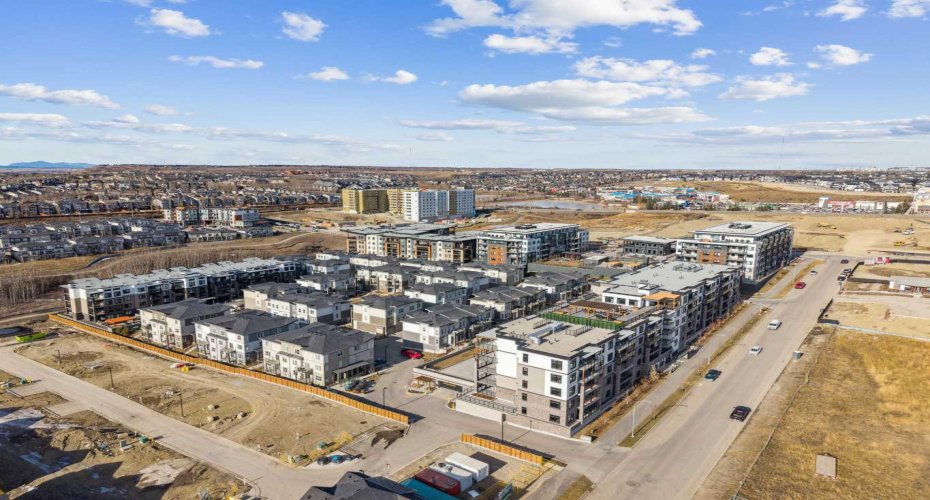 2117 81 Street, Calgary, Alberta T2H6H5, 1 Bedroom Bedrooms, 0 ,2 BathroomBathrooms,Residential,For Sale,81,0,A2286599