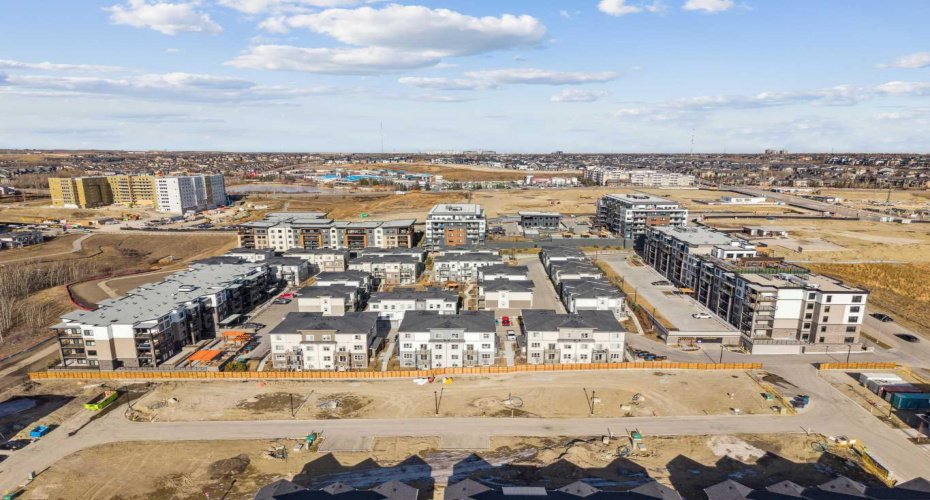 2117 81 Street, Calgary, Alberta T2H6H5, 1 Bedroom Bedrooms, 0 ,2 BathroomBathrooms,Residential,For Sale,81,0,A2286599
