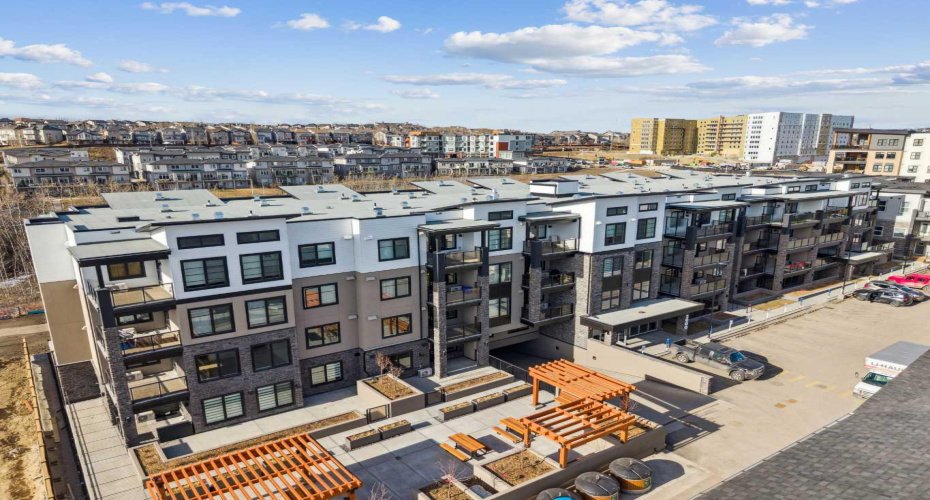 2117 81 Street, Calgary, Alberta T2H6H5, 1 Bedroom Bedrooms, 0 ,2 BathroomBathrooms,Residential,For Sale,81,0,A2286599