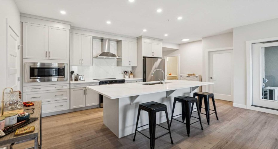 2117 81 Street, Calgary, Alberta T2H6H5, 1 Bedroom Bedrooms, 0 ,2 BathroomBathrooms,Residential,For Sale,81,0,A2286599