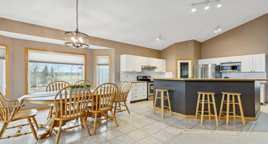 232 Springmere Place, Chestermere, Alberta T1X 1J3, 4 Bedrooms Bedrooms, ,3 BathroomsBathrooms,Residential,For Sale,Springmere,A2286877