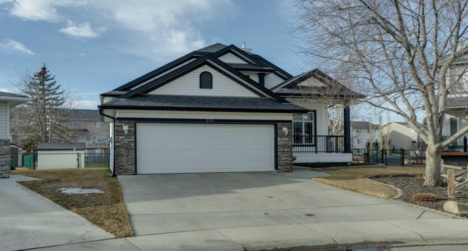 232 Springmere Place, Chestermere, Alberta T1X 1J3, 4 Bedrooms Bedrooms, ,3 BathroomsBathrooms,Residential,For Sale,Springmere,A2286877