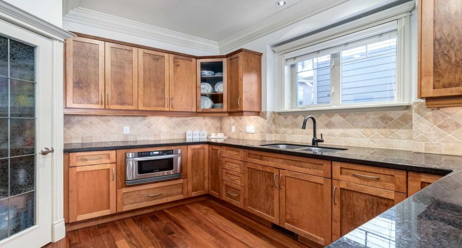 2413 2 Avenue, Calgary, Alberta T2N0H5, 3 Bedrooms Bedrooms, ,4 BathroomsBathrooms,Residential,For Sale,2,A2284500