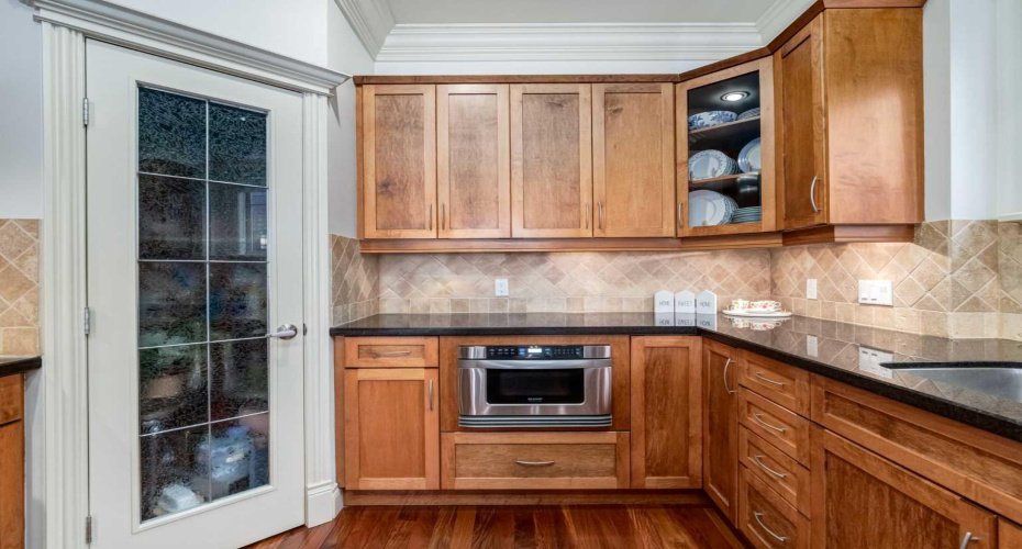 2413 2 Avenue, Calgary, Alberta T2N0H5, 3 Bedrooms Bedrooms, ,4 BathroomsBathrooms,Residential,For Sale,2,A2284500