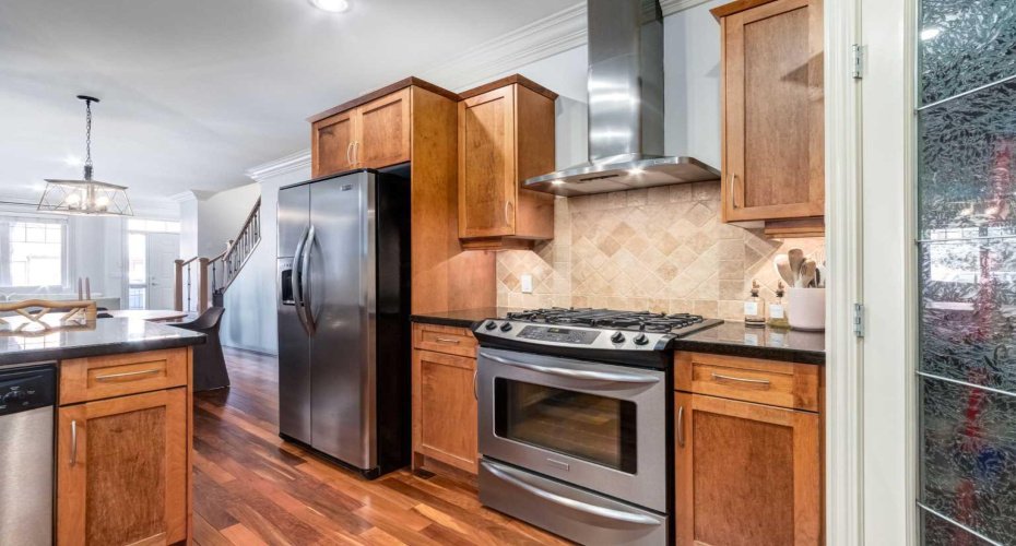 2413 2 Avenue, Calgary, Alberta T2N0H5, 3 Bedrooms Bedrooms, ,4 BathroomsBathrooms,Residential,For Sale,2,A2284500