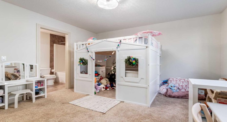 2413 2 Avenue, Calgary, Alberta T2N0H5, 3 Bedrooms Bedrooms, ,4 BathroomsBathrooms,Residential,For Sale,2,A2284500