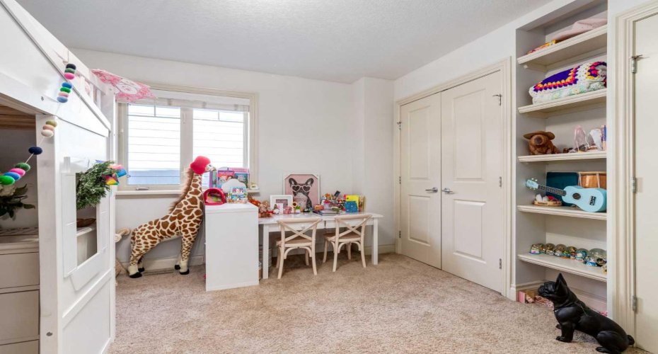 2413 2 Avenue, Calgary, Alberta T2N0H5, 3 Bedrooms Bedrooms, ,4 BathroomsBathrooms,Residential,For Sale,2,A2284500