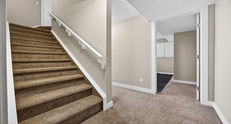 144 Sundown View, Cochrane, Alberta T4C 2N9, 5 Bedrooms Bedrooms, ,4 BathroomsBathrooms,Residential,For Sale,Sundown,A2286035