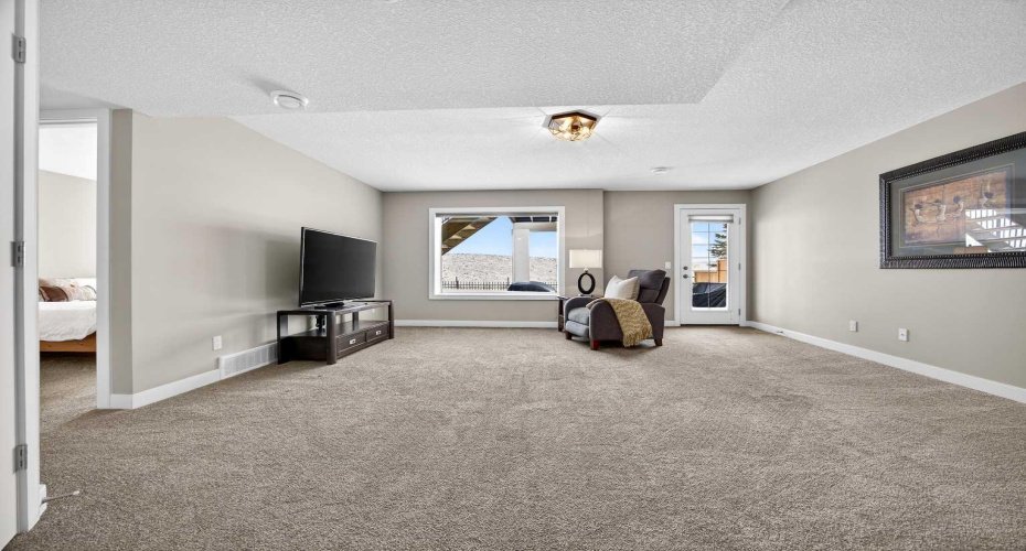 144 Sundown View, Cochrane, Alberta T4C 2N9, 5 Bedrooms Bedrooms, ,4 BathroomsBathrooms,Residential,For Sale,Sundown,A2286035