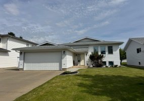 11608 106 Avenue, Fairview, Alberta T0H 1L0, 5 Bedrooms Bedrooms, ,3 BathroomsBathrooms,Residential,For Sale,106,A2286045 11608 106 Avenue, Fairview, Alberta T0H 1L0, 5 Bedrooms Bedrooms, ,3 BathroomsBathrooms,Residential,For Sale,106,A2286045