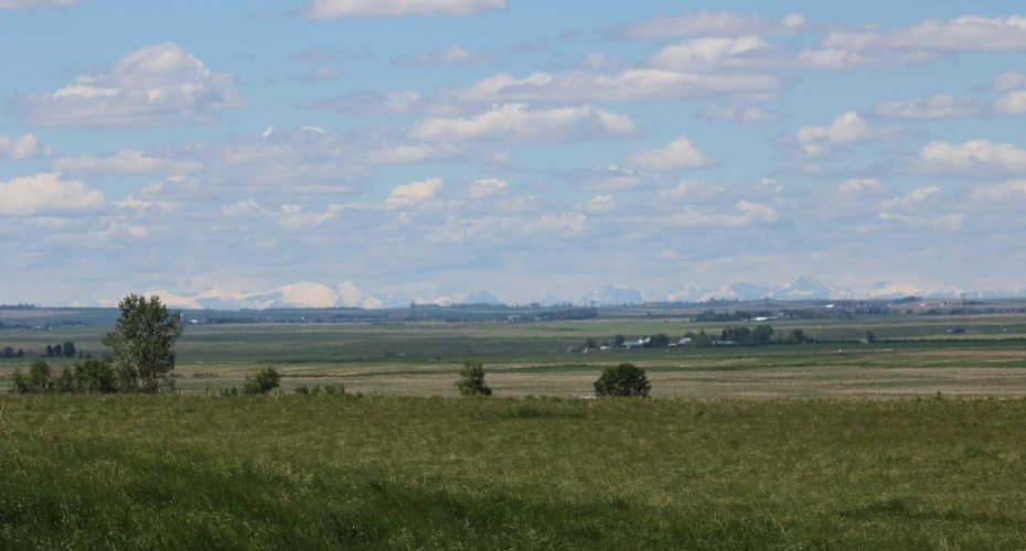 Community image, mountain view to the west.