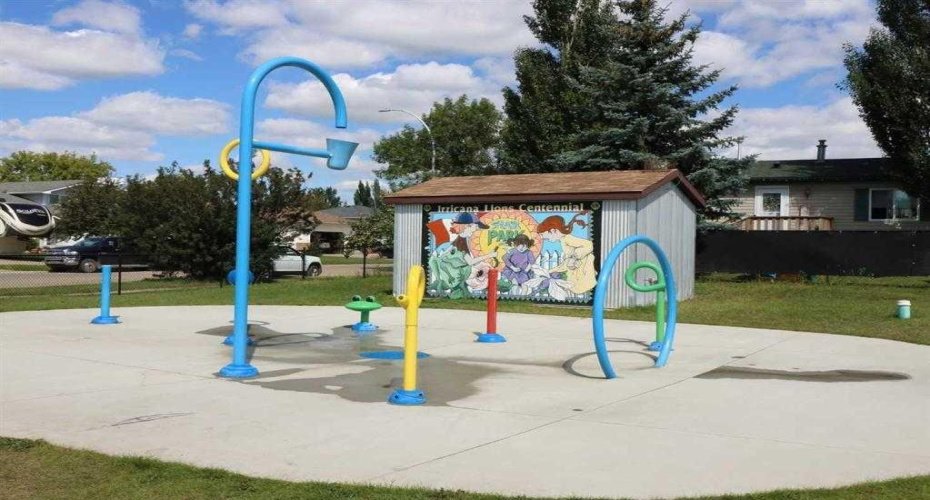 Community image the splash park.
