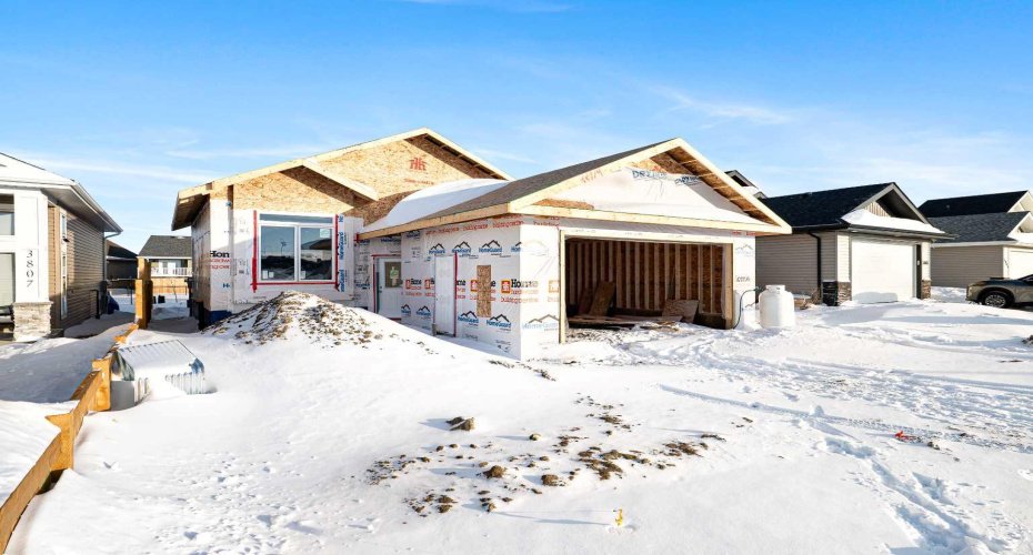 3805 42 Avenue, Lloydminster, Saskatchewan S9V 2K4, 4 Bedrooms Bedrooms, ,3 BathroomsBathrooms,Residential,For Sale,42,A2287338