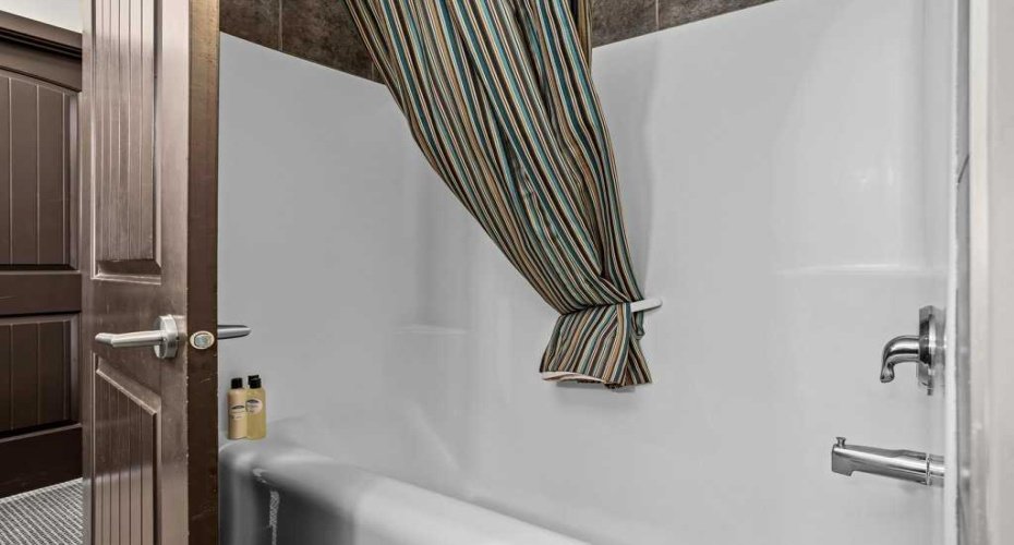 250 2ND Avenue, Dead Man's Flats, Alberta T1W2W4, 3 Bedrooms Bedrooms, ,2 BathroomsBathrooms,Residential,For Sale,2ND,A2287424