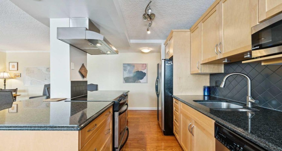 1225 15 Avenue, Calgary, Alberta T3C 0X6, 2 Bedrooms Bedrooms, ,1 BathroomBathrooms,Residential,For Sale,15,A2287461