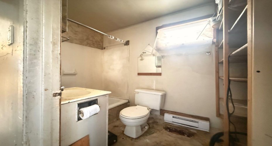 5514 50 Avenue, Lloydminster, Alberta T9V 0X2, 2 Bedrooms Bedrooms, ,1 BathroomBathrooms,Residential,For Sale,50,A2287659