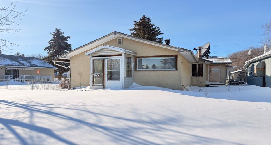 5514 50 Avenue, Lloydminster, Alberta T9V 0X2, 2 Bedrooms Bedrooms, ,1 BathroomBathrooms,Residential,For Sale,50,A2287659