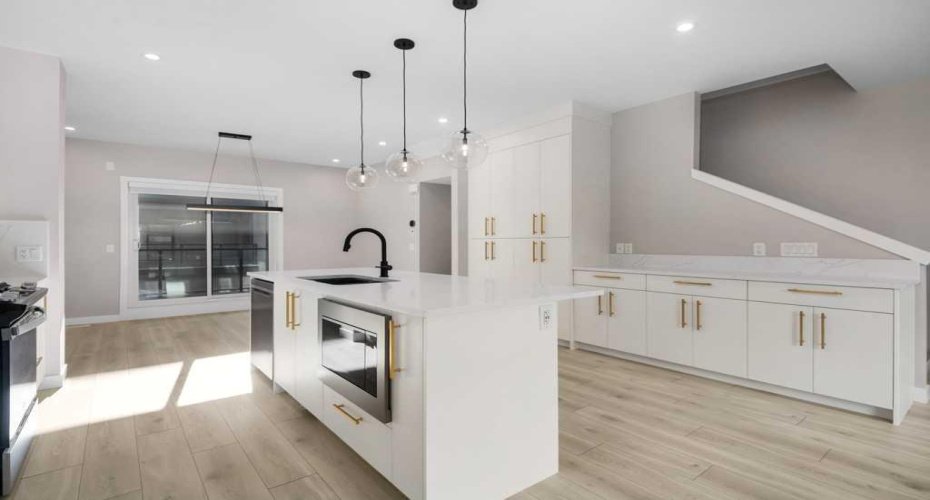 8155 8 Avenue, Calgary, Alberta T3H 6B1, 3 Bedrooms Bedrooms, ,3 BathroomsBathrooms,Residential,For Sale,8,A2286107