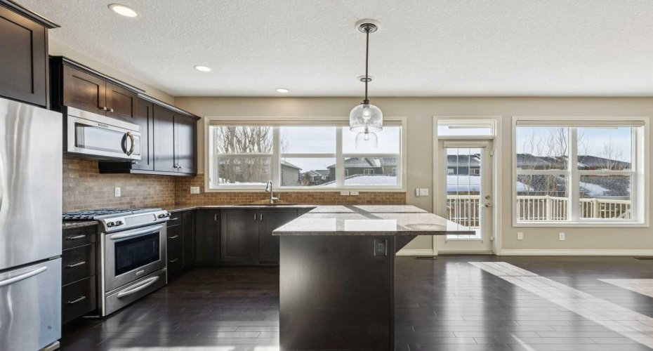 33 Sundown Grove, Cochrane, Alberta T4C 0X7, 3 Bedrooms Bedrooms, ,4 BathroomsBathrooms,Residential,For Sale,Sundown,A2286843