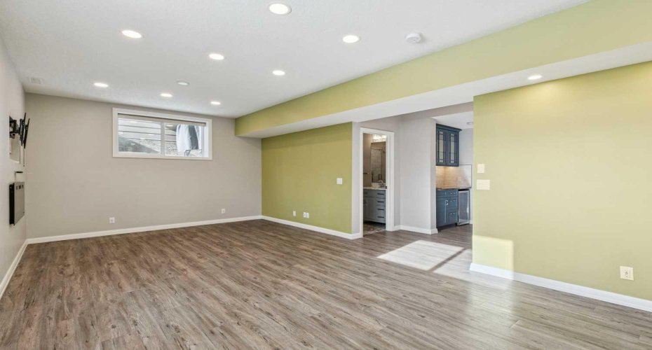 33 Sundown Grove, Cochrane, Alberta T4C 0X7, 3 Bedrooms Bedrooms, ,4 BathroomsBathrooms,Residential,For Sale,Sundown,A2286843