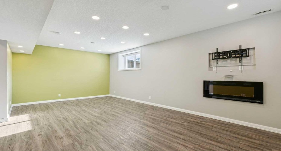 33 Sundown Grove, Cochrane, Alberta T4C 0X7, 3 Bedrooms Bedrooms, ,4 BathroomsBathrooms,Residential,For Sale,Sundown,A2286843