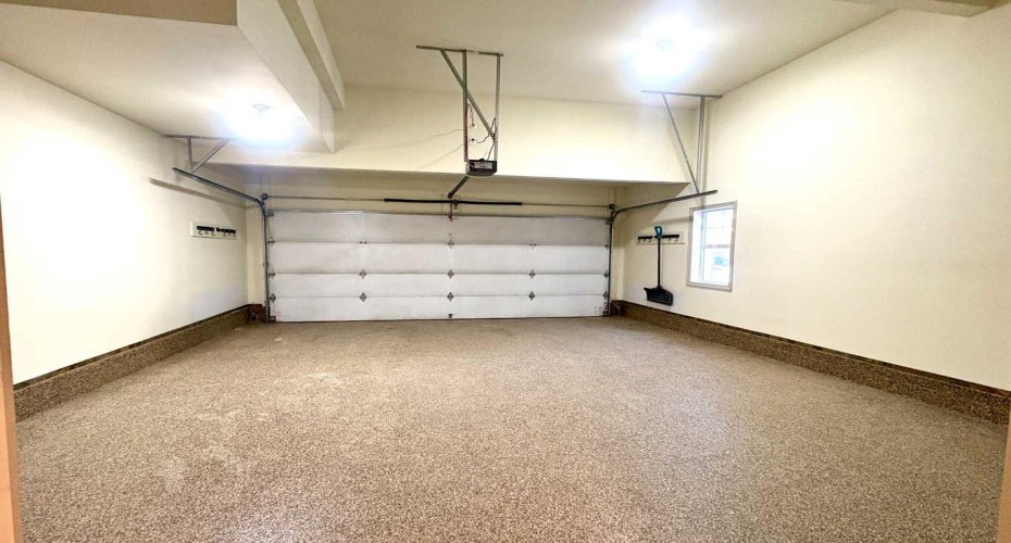 33 Sundown Grove, Cochrane, Alberta T4C 0X7, 3 Bedrooms Bedrooms, ,4 BathroomsBathrooms,Residential,For Sale,Sundown,A2286843