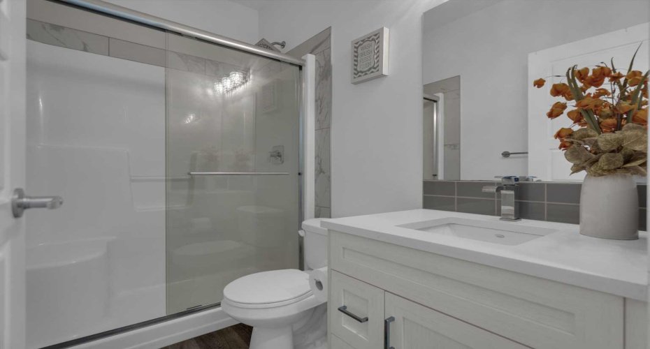 main level -4pc bath