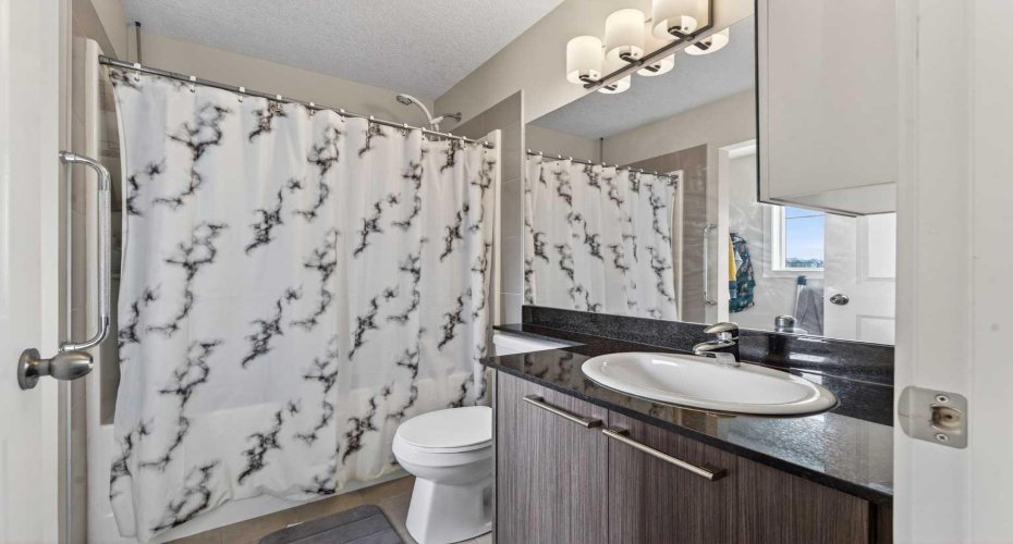 300 Marina Drive, Chestermere, Alberta T1X 0P6, 3 Bedrooms Bedrooms, ,3 BathroomsBathrooms,Residential,For Sale,Marina,A2287453