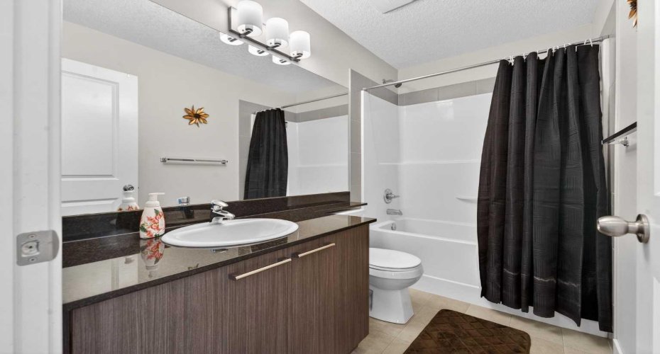 300 Marina Drive, Chestermere, Alberta T1X 0P6, 3 Bedrooms Bedrooms, ,3 BathroomsBathrooms,Residential,For Sale,Marina,A2287453